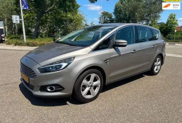 1.5 Titanium / 7zits / 1e.eigenaar / leder / airco / cruise.control / navi / elek.pakket /