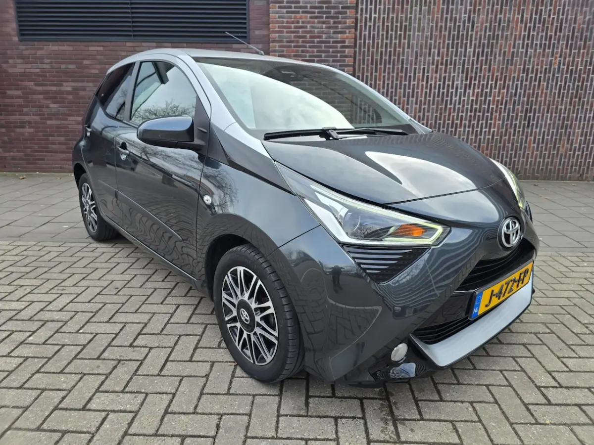 Aygo 1.0 VVT-i x-clusiv AUTOMAAT