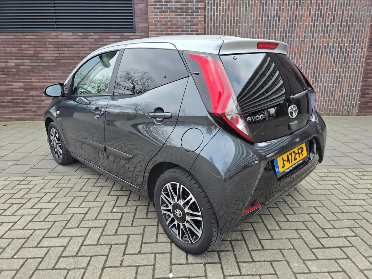 Aygo 1.0 VVT-i x-clusiv AUTOMAAT