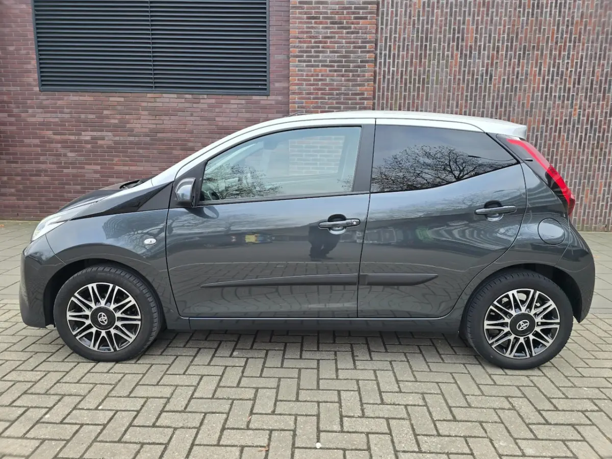 Aygo 1.0 VVT-i x-clusiv AUTOMAAT