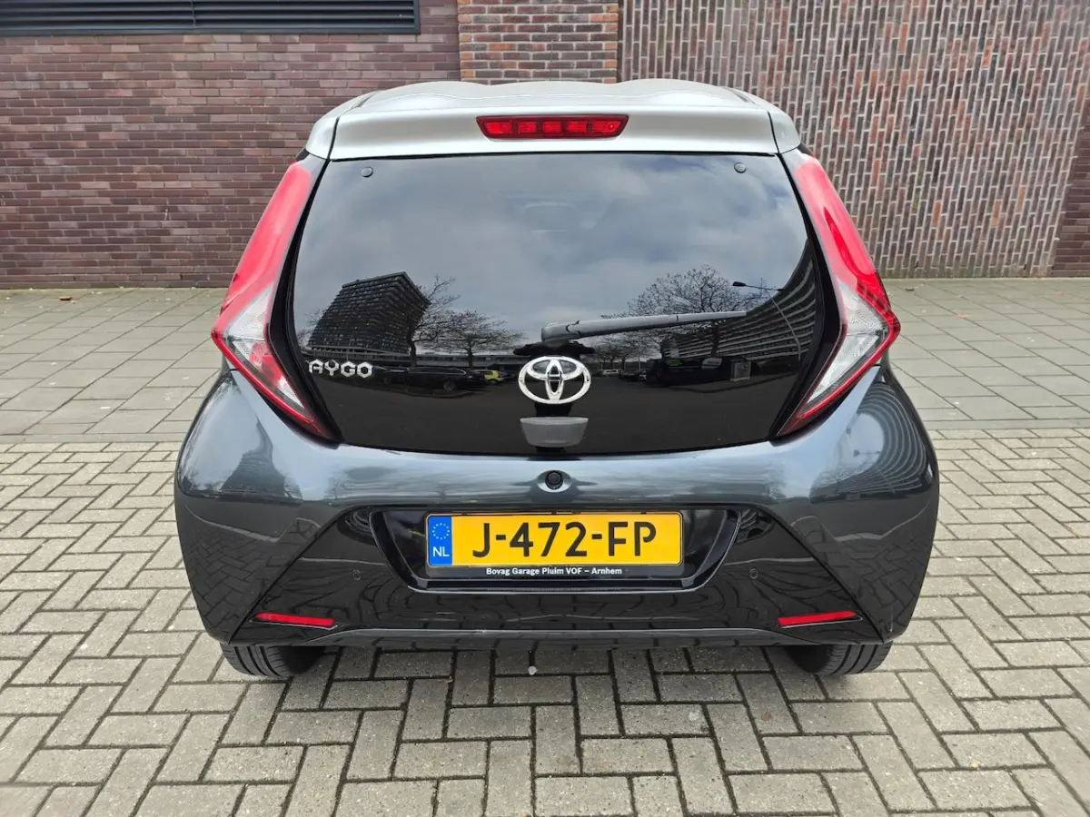 Aygo 1.0 VVT-i x-clusiv AUTOMAAT