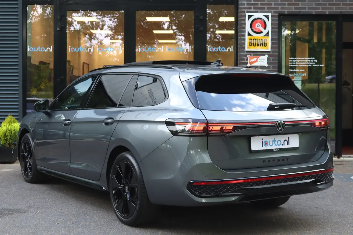 1.5 eHybrid 272PK R-Line Black Style Leder/Pano/IQ.Light/360/Headup/HK/Navi Max/ACC/19"/Tr
