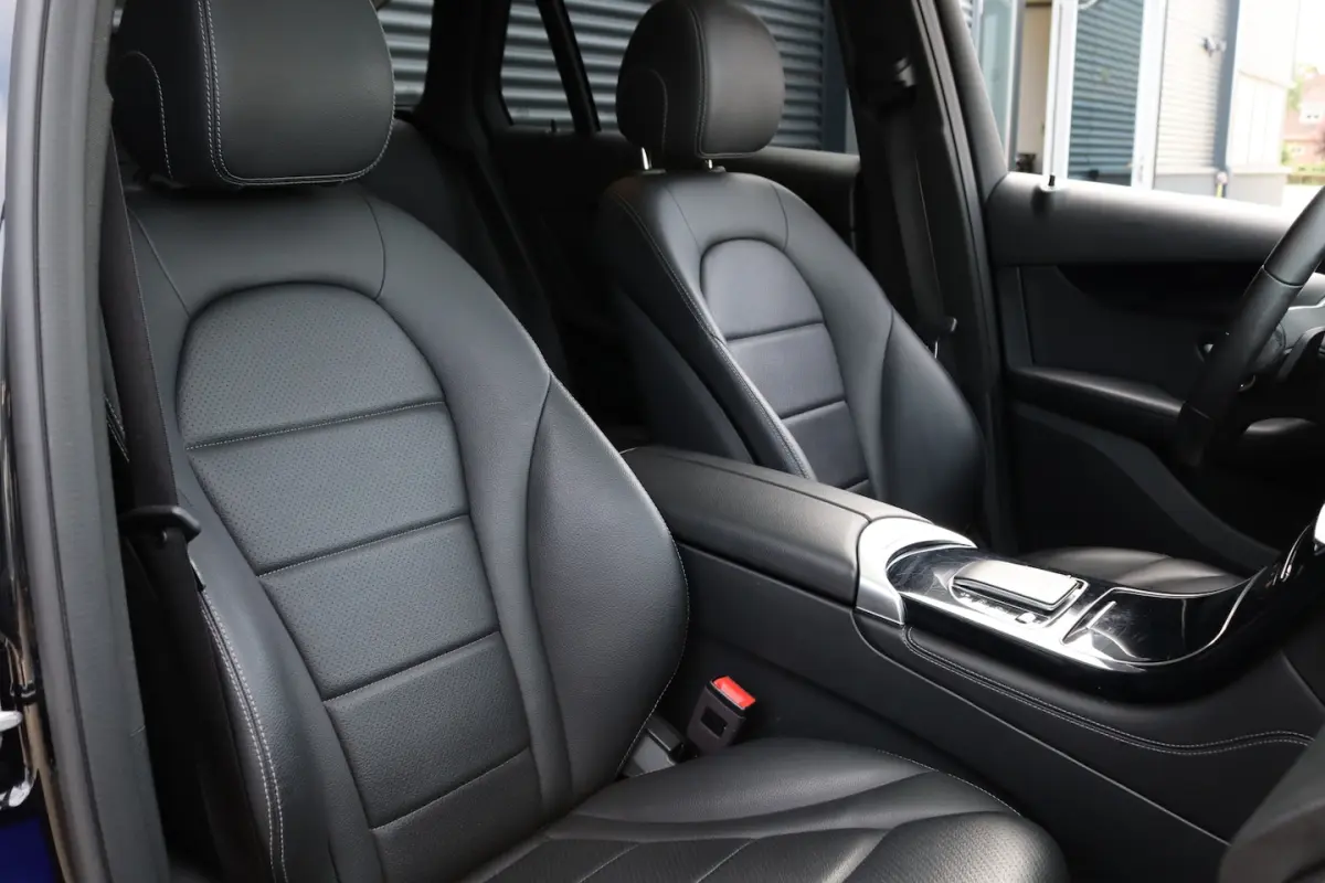 200 Business Solution Limited Pano/Leder/Camera/CarPlay/LED/Dodehoek/Dab