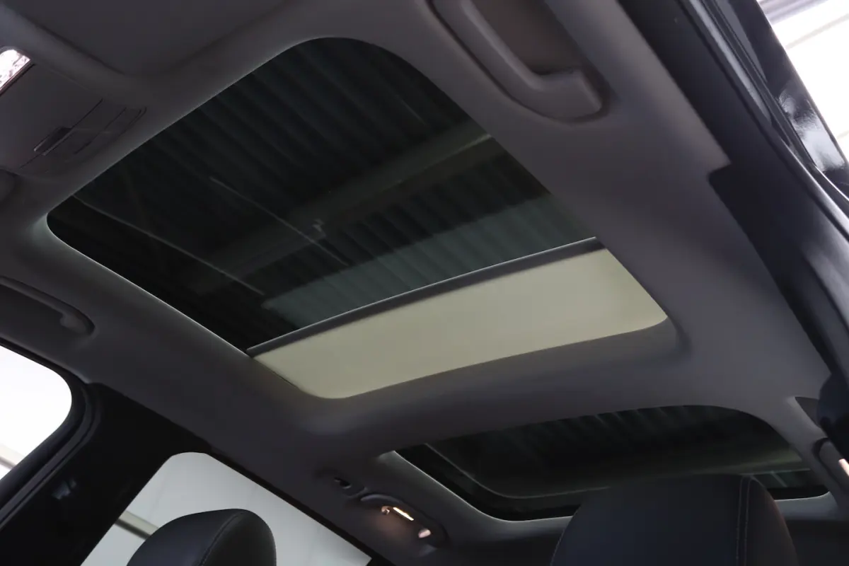200 Business Solution Limited Pano/Leder/Camera/CarPlay/LED/Dodehoek/Dab