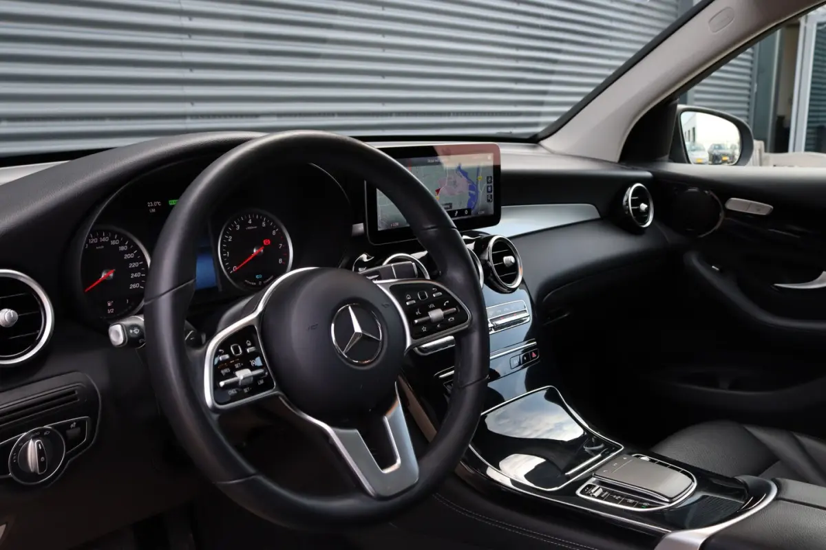 200 Business Solution Limited Pano/Leder/Camera/CarPlay/LED/Dodehoek/Dab