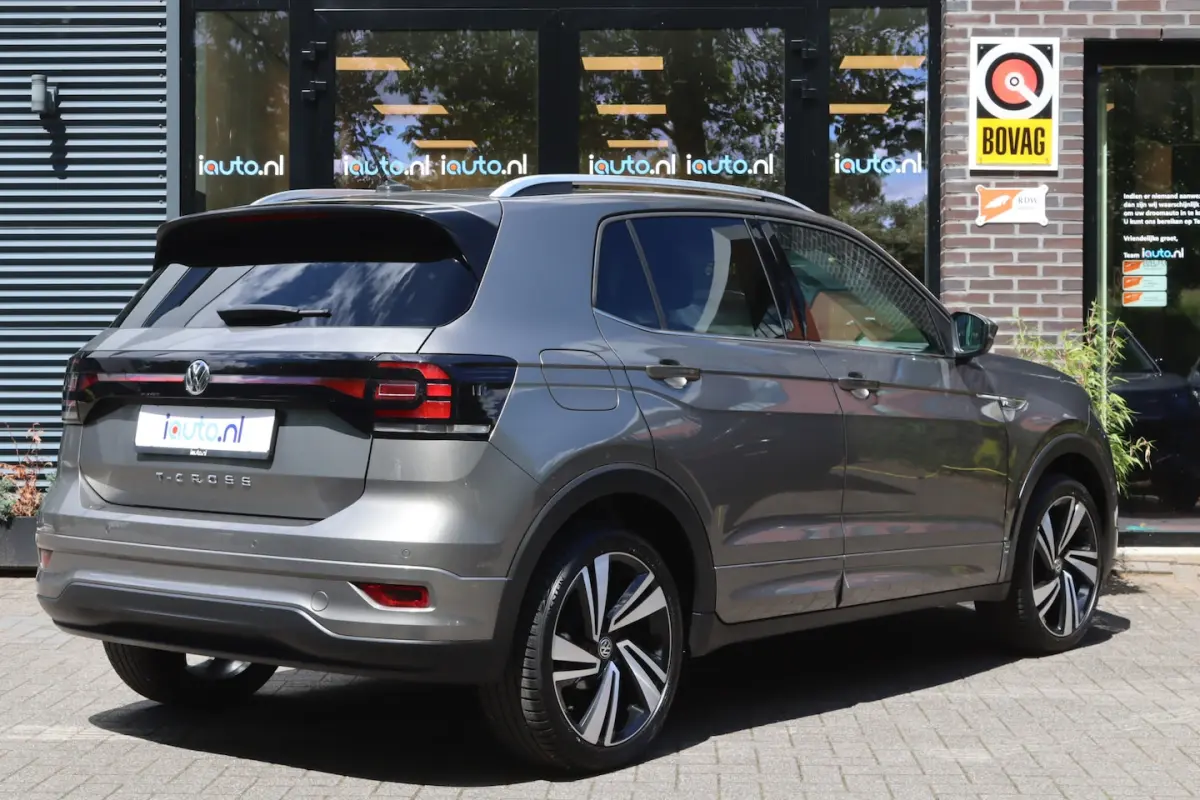 1.0 TSI 115pk DSG R-Line Style LED/Navi/CarPlay/ACC/ECC/Dodehoek/Winter/18"