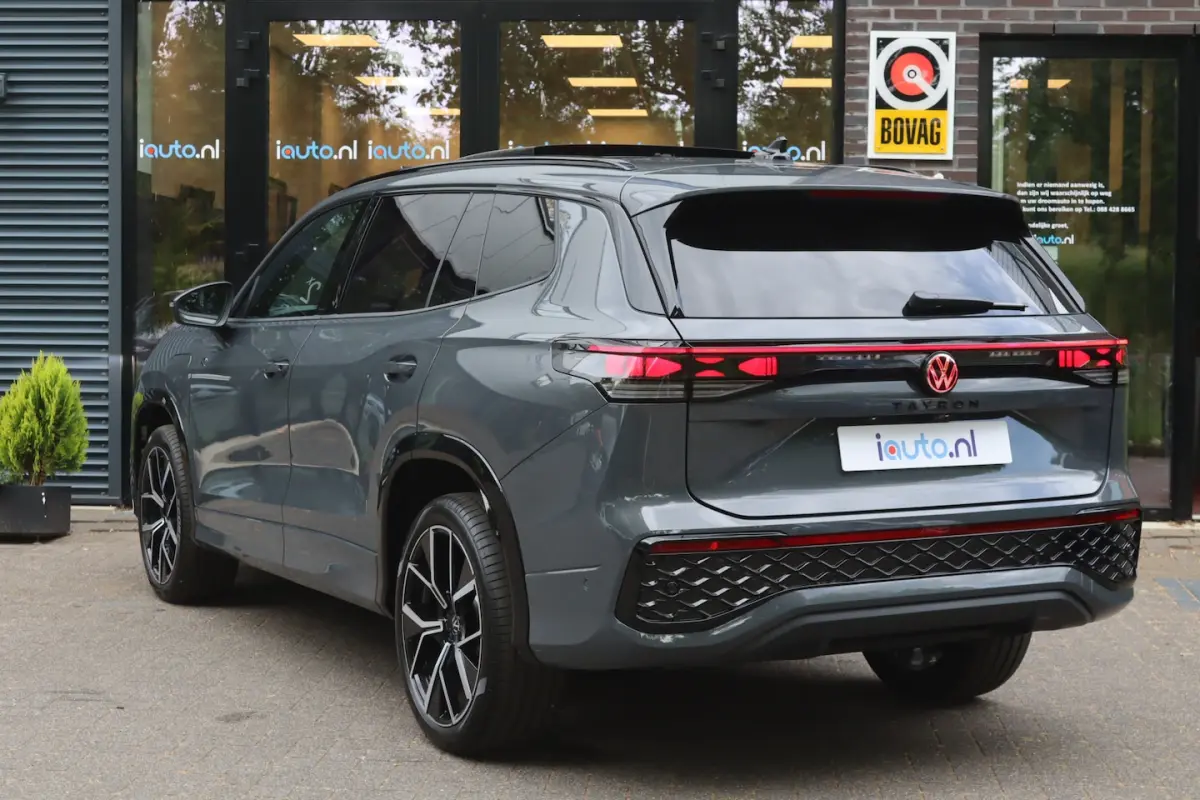 1.5 eHybrid 272PK R-Line Black Style IQ.Light HD/Pano/Keyless/360/DCC/ACC/Dodehoek/20"/ Tr