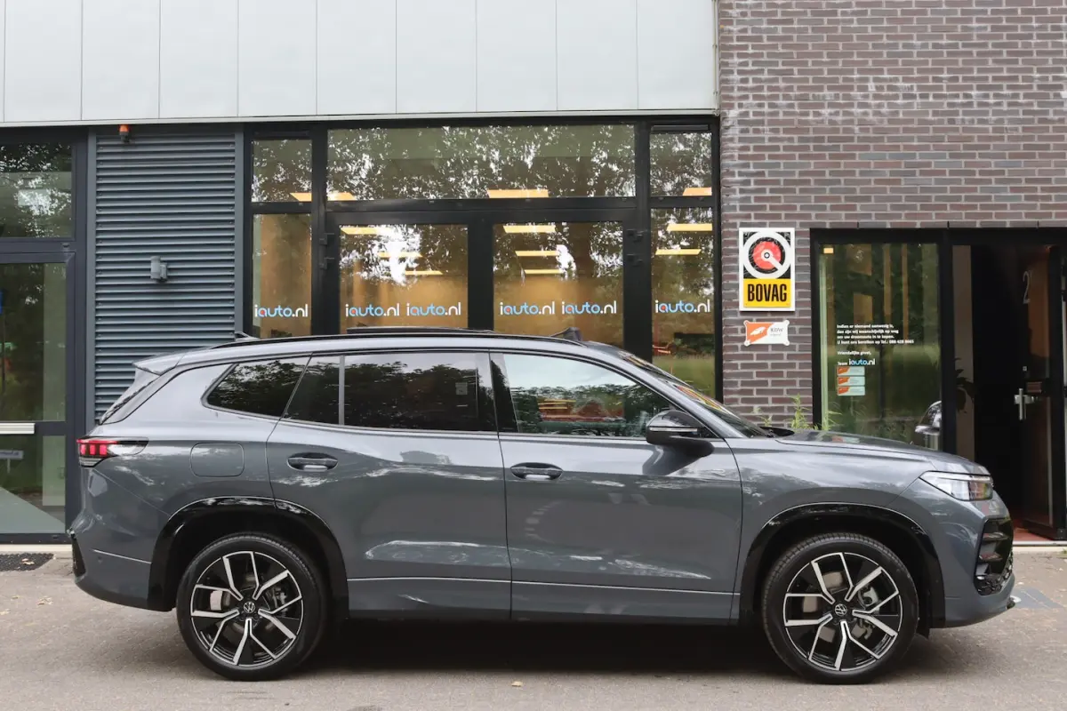 1.5 eHybrid 272PK R-Line Black Style IQ.Light HD/Pano/Keyless/360/DCC/ACC/Dodehoek/20"/ Tr