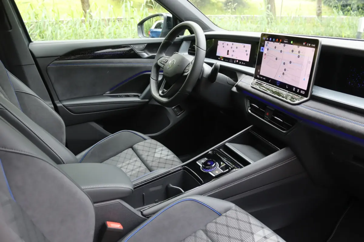 1.5 eHybrid 272PK R-Line Black Style IQ.Light HD/Pano/Keyless/360/DCC/ACC/Dodehoek/20"/ Tr
