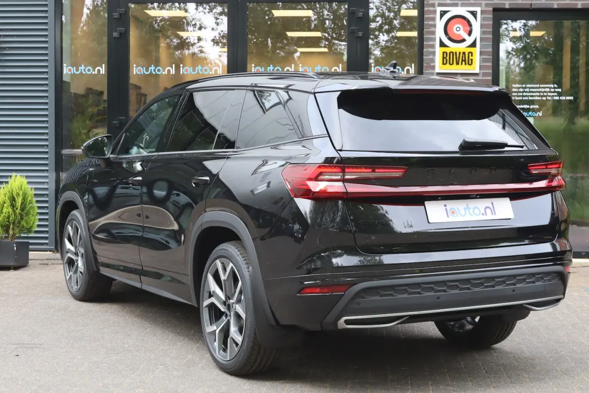 1.5 TSI PHEV Sportline Business Matrix LED/ACC/Keyless/Camera/20"/Elek. stoel/Trekhaak weg