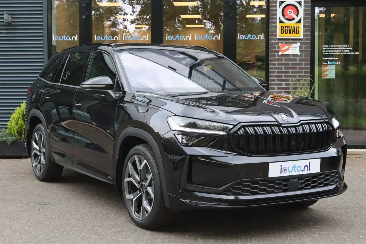 1.5 TSI PHEV Sportline Business Matrix LED/ACC/Keyless/Camera/20"/Elek. stoel/Trekhaak weg