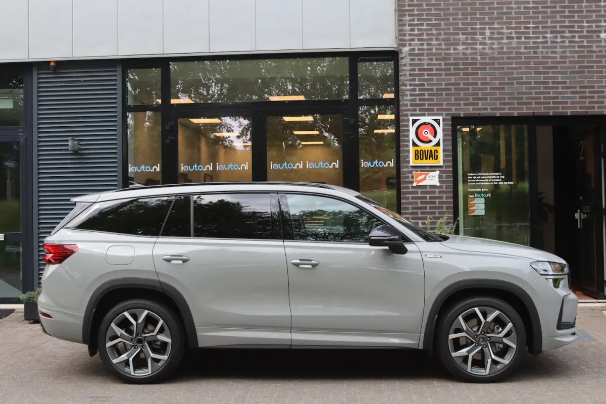 1.5 TSI PHEV Sportline Business Matrix LED/ACC/Keyless/Camera/20"/Elek. stoel/Trekhaak weg