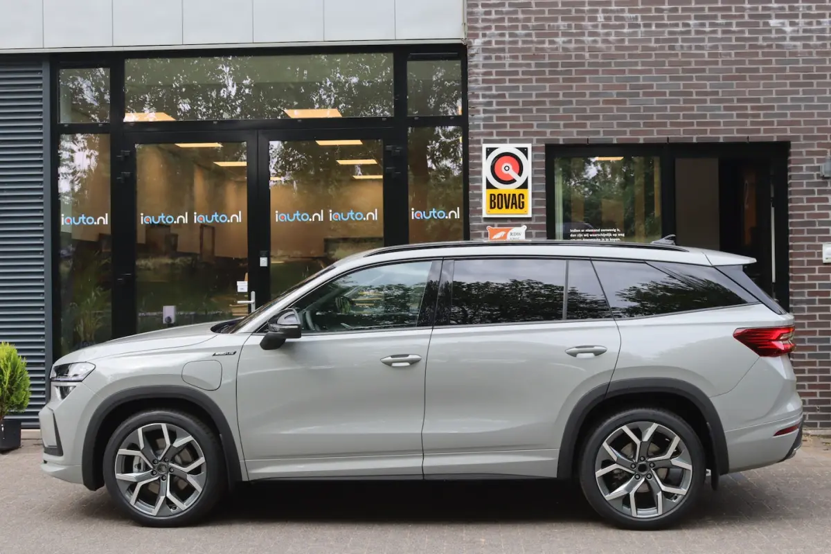 1.5 TSI PHEV Sportline Business Matrix LED/ACC/Keyless/Camera/20"/Elek. stoel/Trekhaak weg
