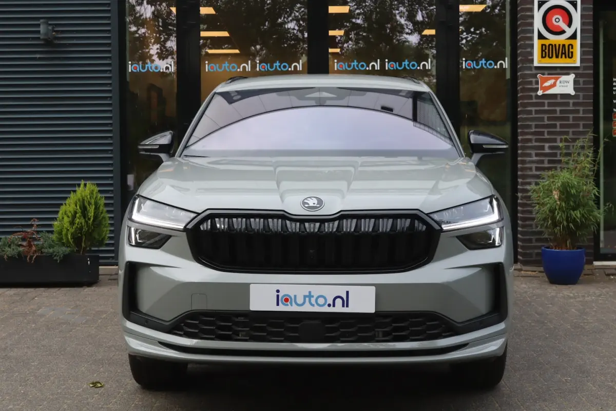 1.5 TSI PHEV Sportline Business Matrix LED/ACC/Keyless/Camera/20"/Elek. stoel/Trekhaak weg