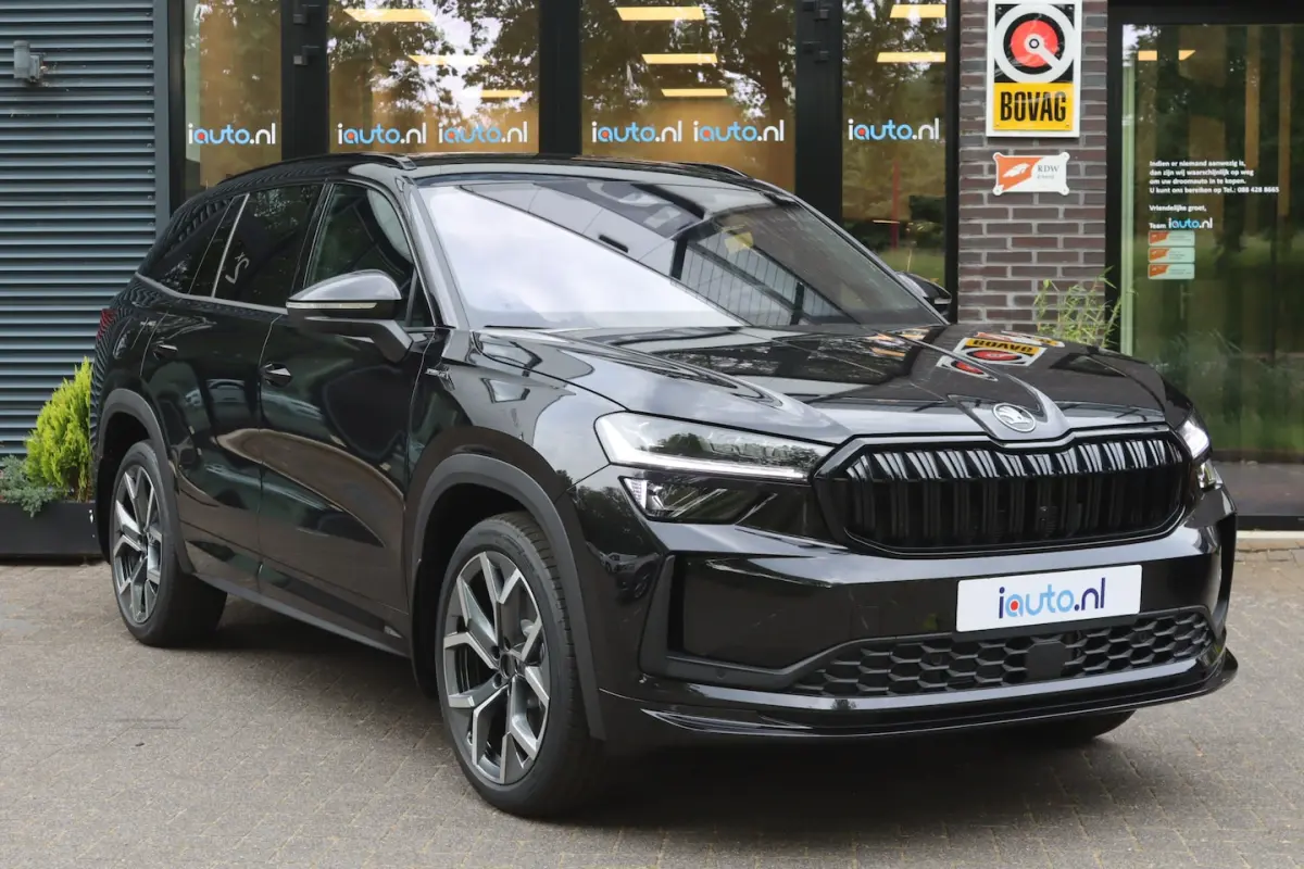 1.5 TSI PHEV Sportline Business Matrix LED/ACC/Keyless/Camera/20"/Elek. stoel/Trekhaak weg