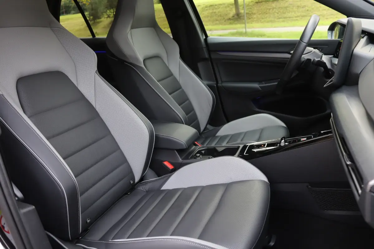 1.5 eHybrid 272pk GTE Black Style Pano/Leder/IQ.Light/360/Headup/DCC/Keyless/Elek. stoel+m