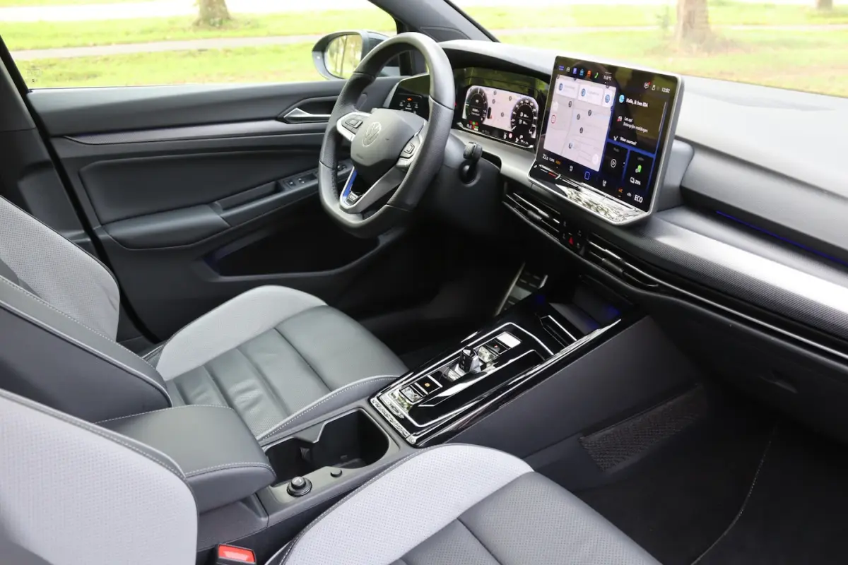 1.5 eHybrid 272pk GTE Black Style Pano/Leder/IQ.Light/360/Headup/DCC/Keyless/Elek. stoel+m