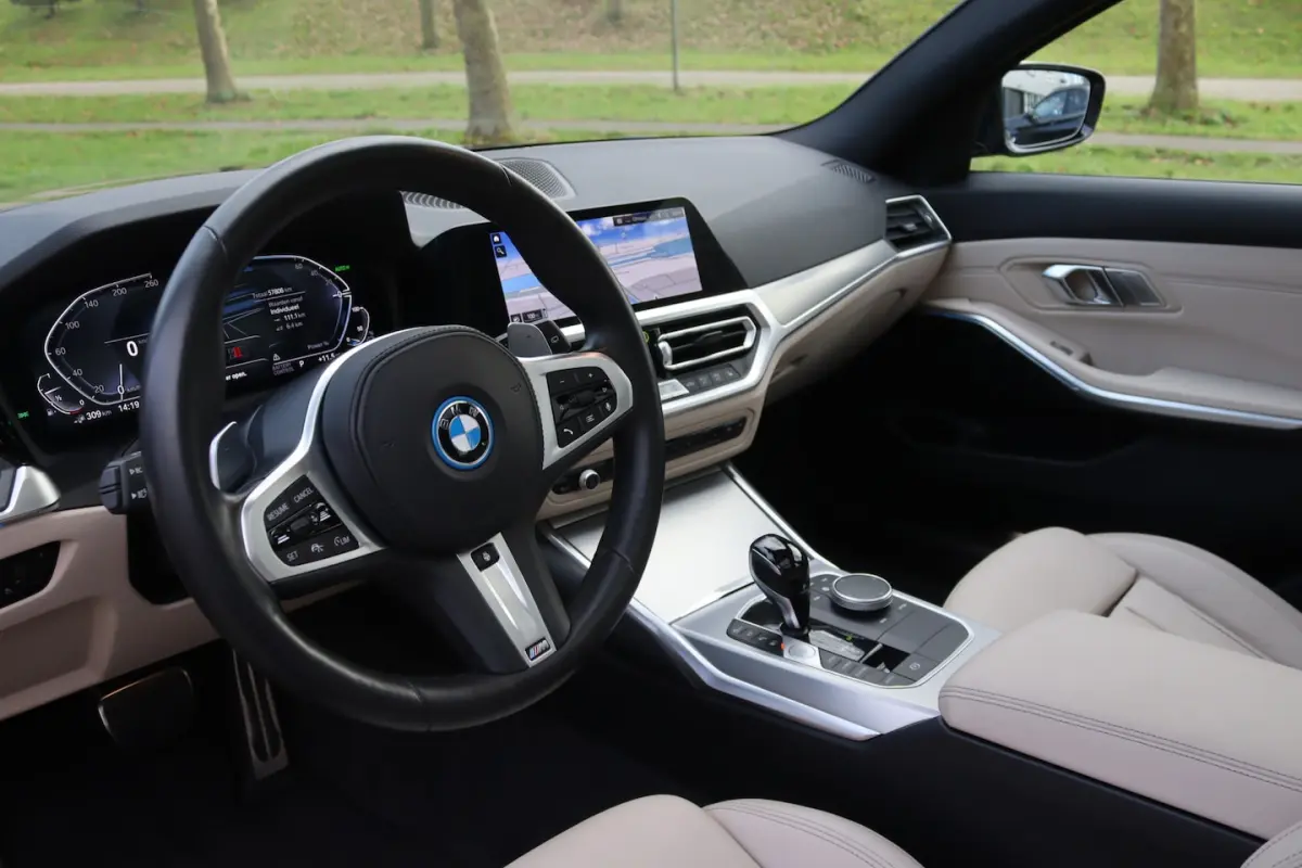 330e M-Sport Shadow Line Pano/Laser LED/Leder/360/Keyless/Headup/ACC/Dodehoek