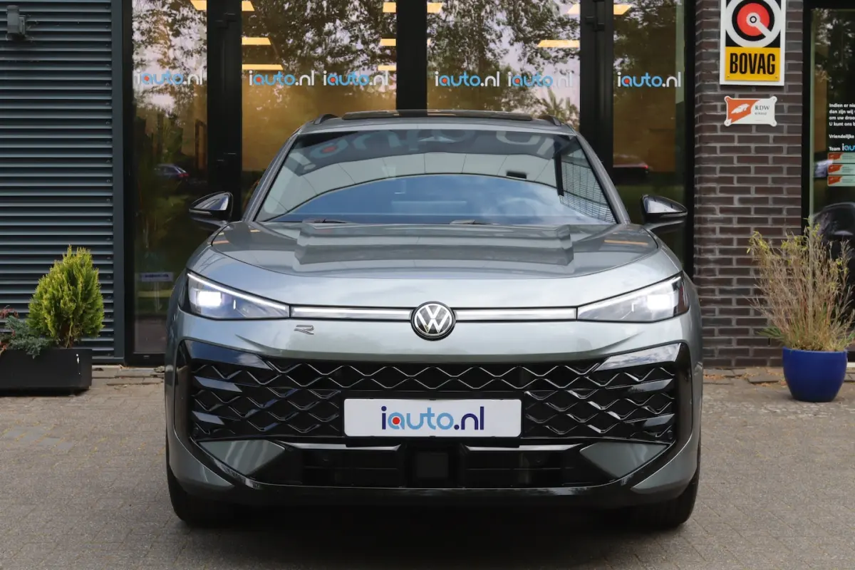 1.5 eTsi R-Line Black Style Pano/IQ.Light/Keyless/Camera/ACC/Elek. klep/20"/Trekhaak wegkl
