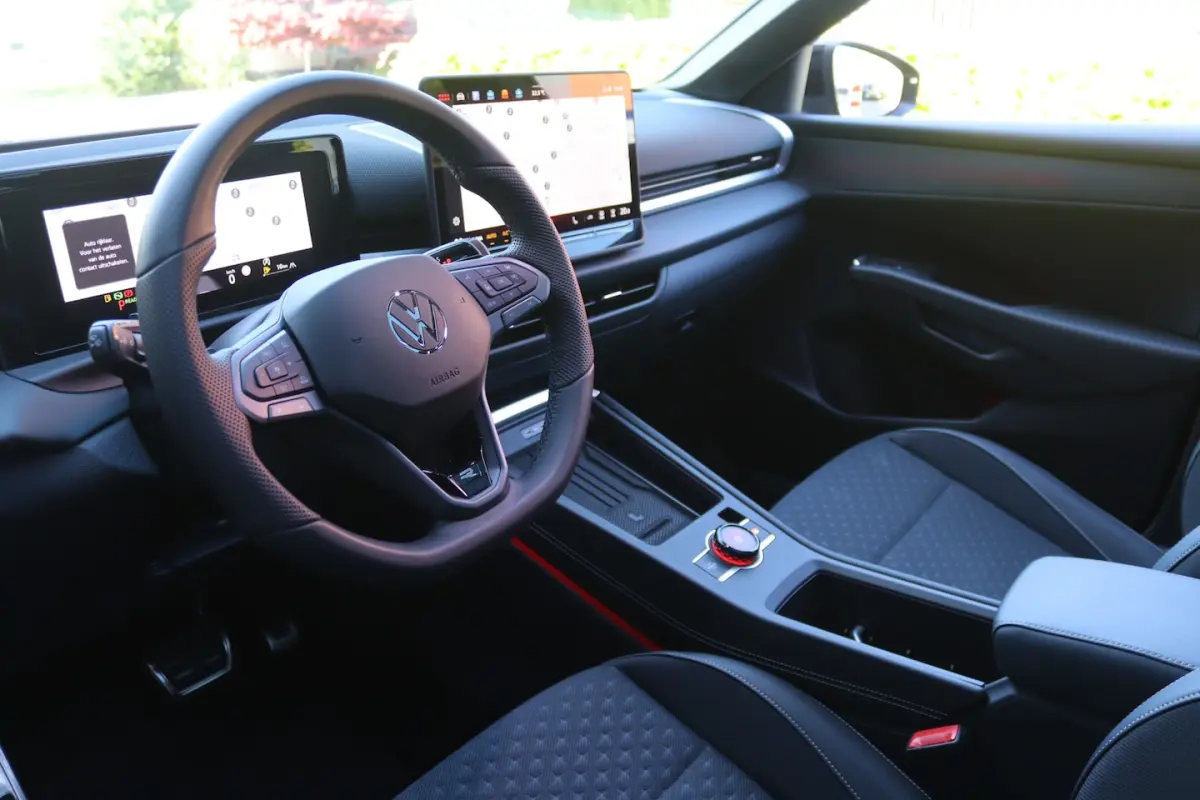 1.5 eTsi R-Line Black Style Pano/IQ.Light/Keyless/Camera/ACC/Elek. klep/20"/Trekhaak wegkl