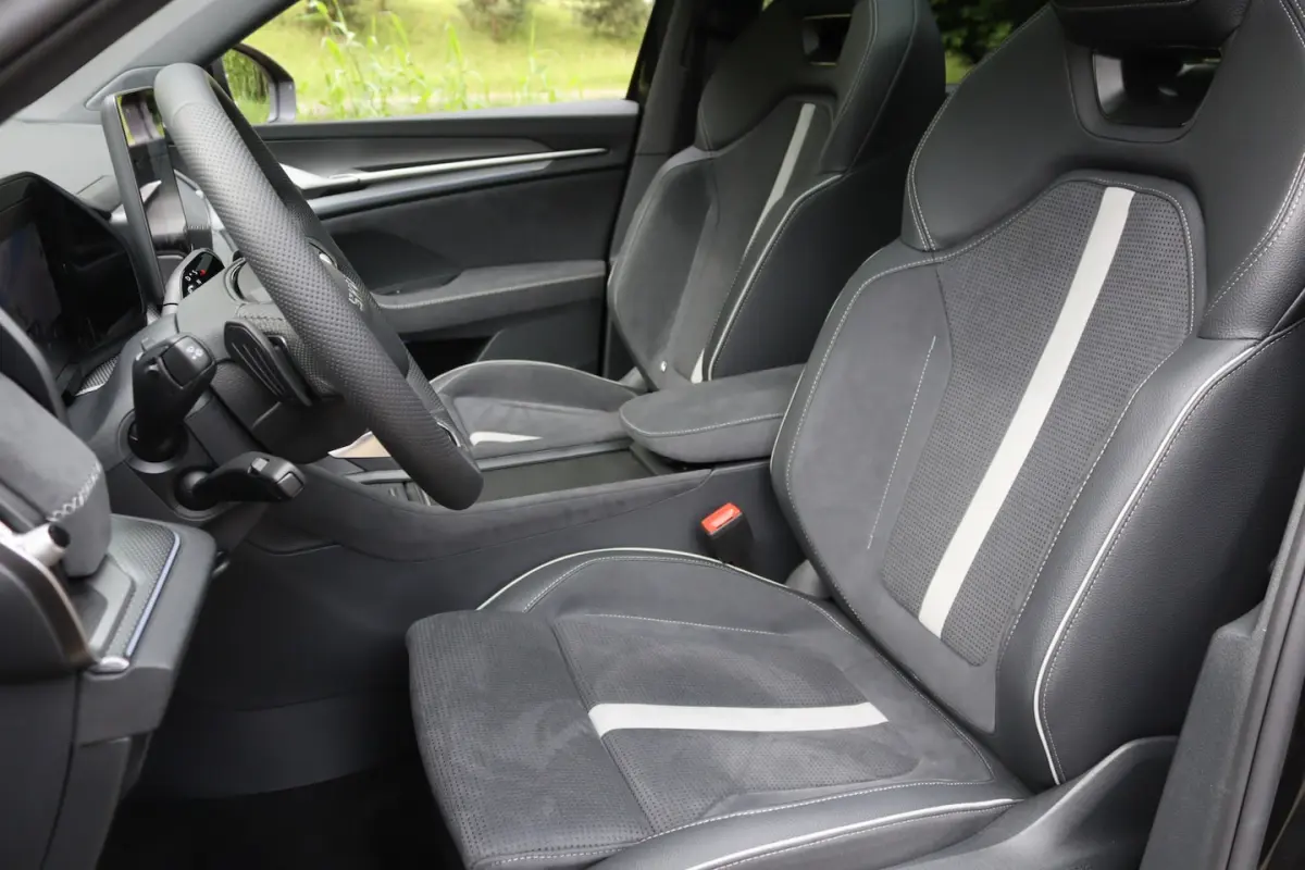 iV 1.5 TSI PHEV Sportline Pano/Matrix LED/ACC/Keyless/Camera/20"/Elek. stoel+mem/Trekhaak