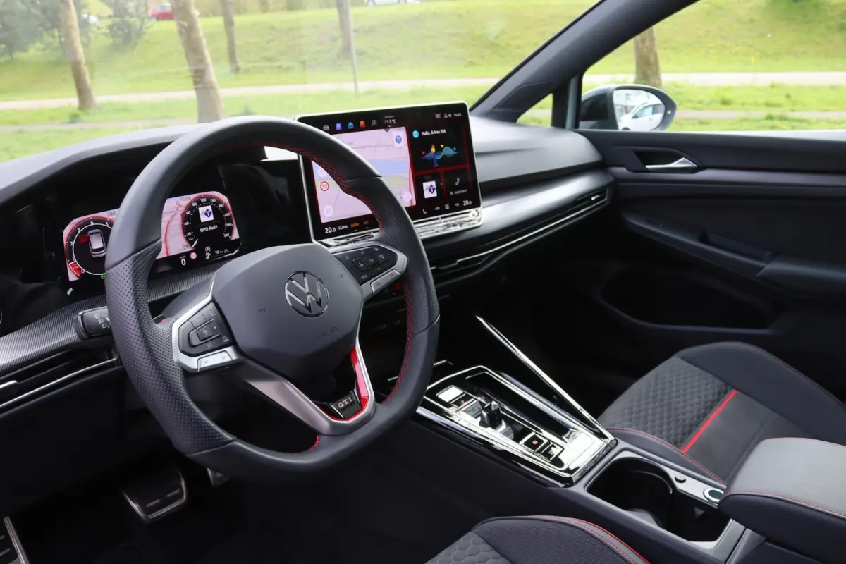 2.0 TSI GTI 301PK Clubsport Akrapovic/Pano/Blackstyle+/IQ.Light/ Camera/Headup/19"