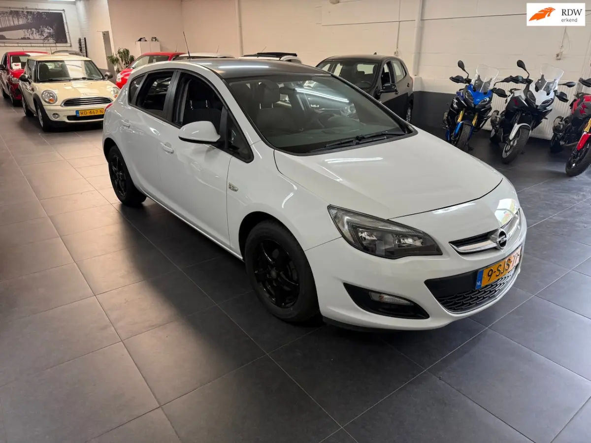 Opel Astra 2013 Benzine Handgeschakeld leasen
