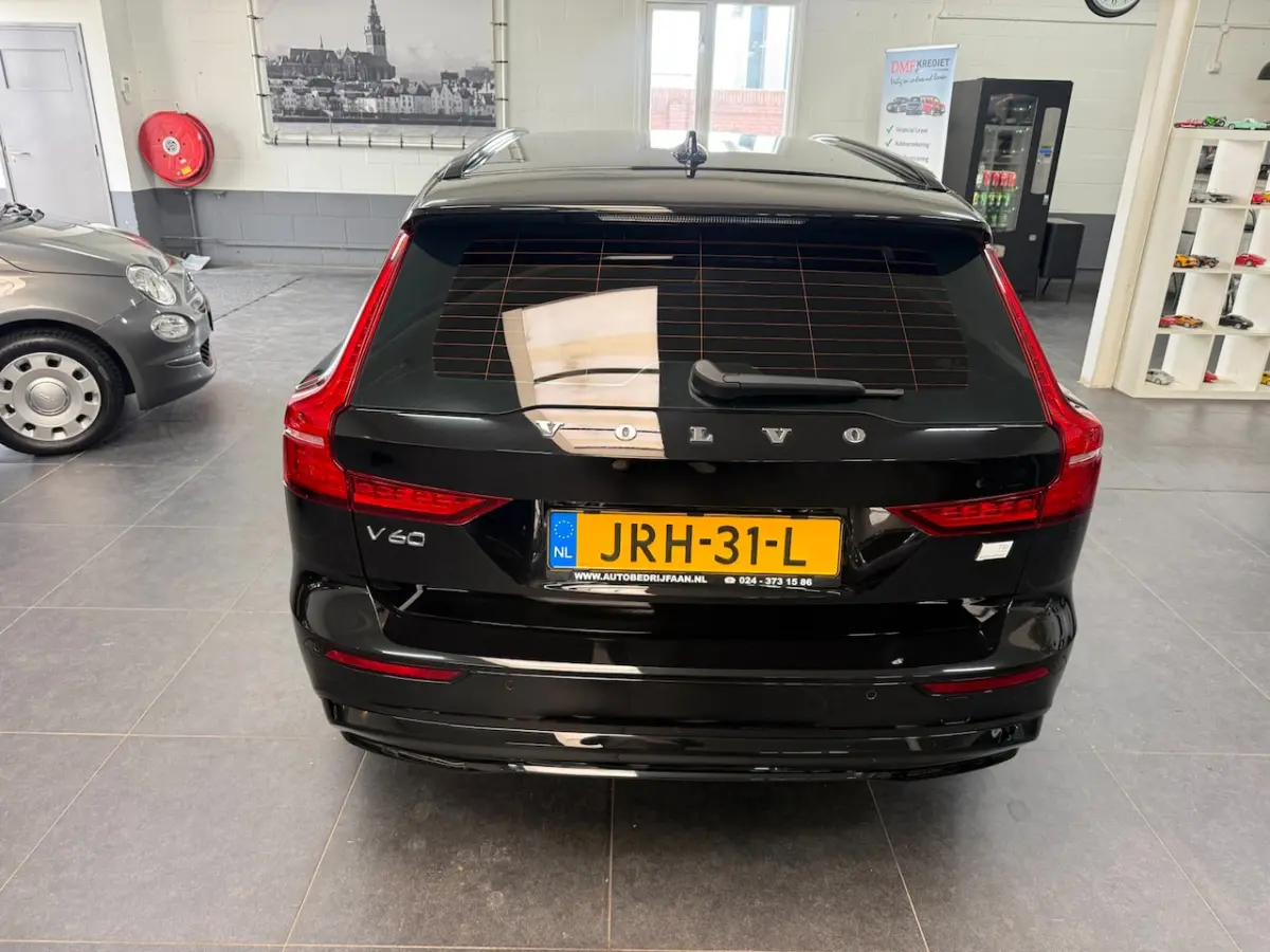 2.0 T6 Plug-in hybrid AWD Plus Dark
