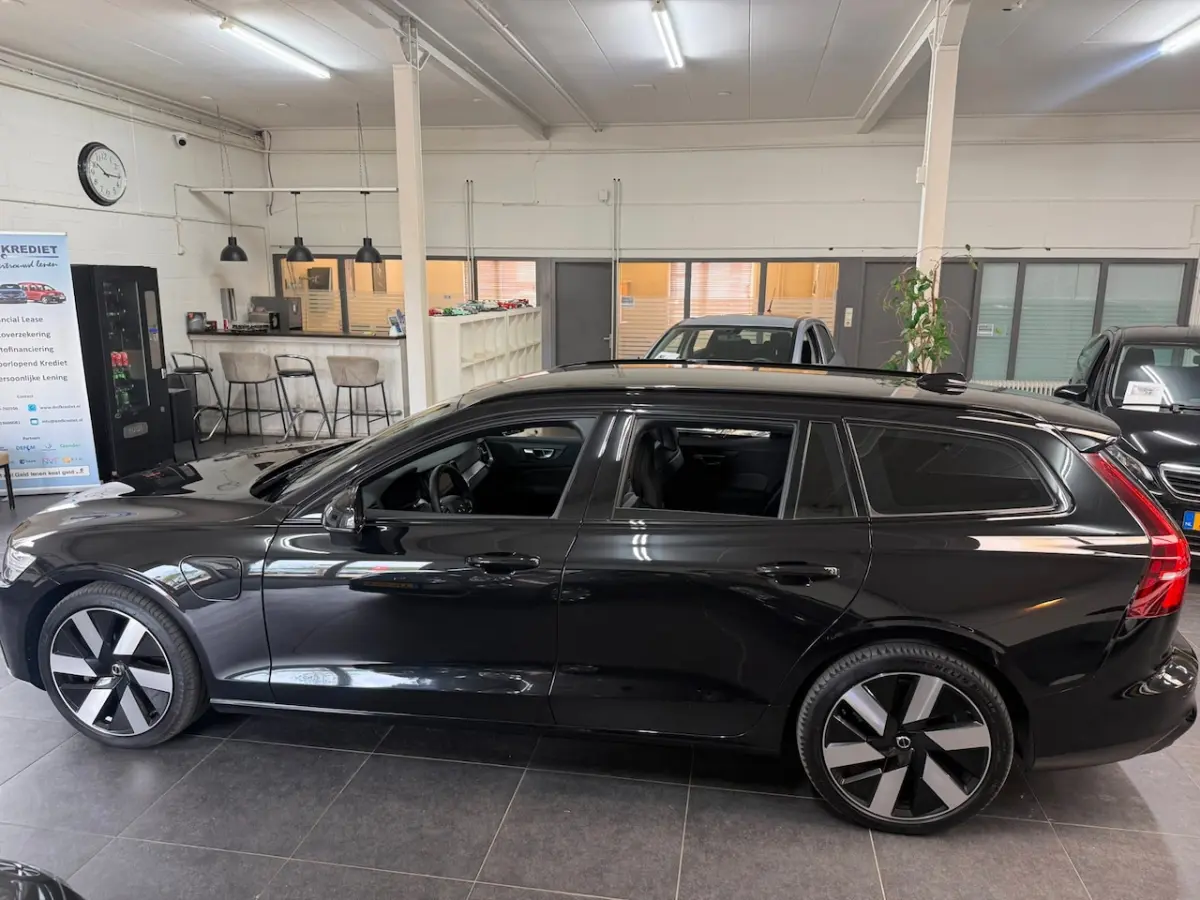 2.0 T6 Plug-in hybrid AWD Plus Dark
