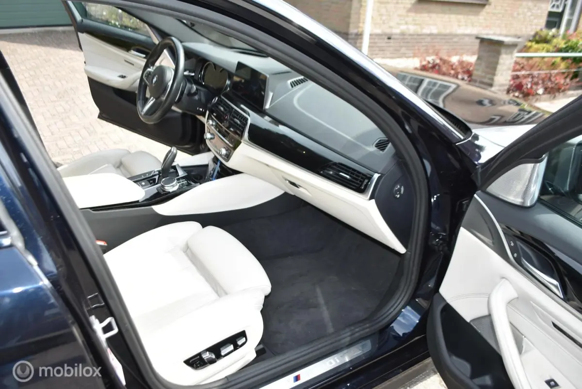 M550i X Drive aut Kantelende zuiger M550I X Drive aut Kantelende zuiger auto loopt normaal