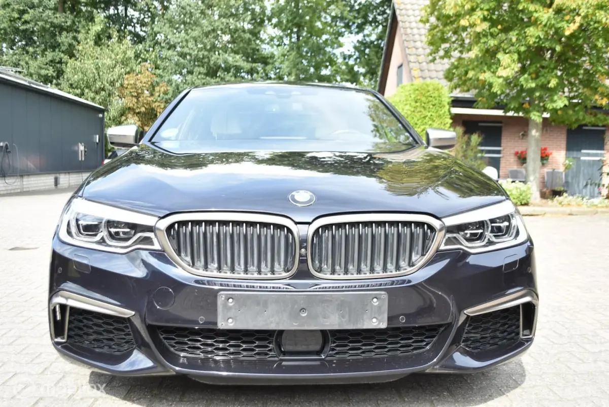 M550i X Drive aut Kantelende zuiger M550I X Drive aut Kantelende zuiger auto loopt normaal
