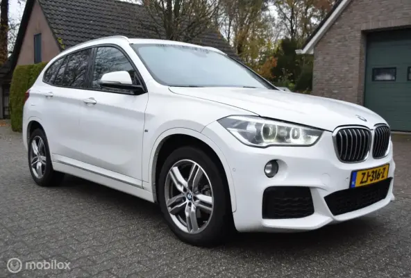 sDrive18i aut High Exe M Sport voll