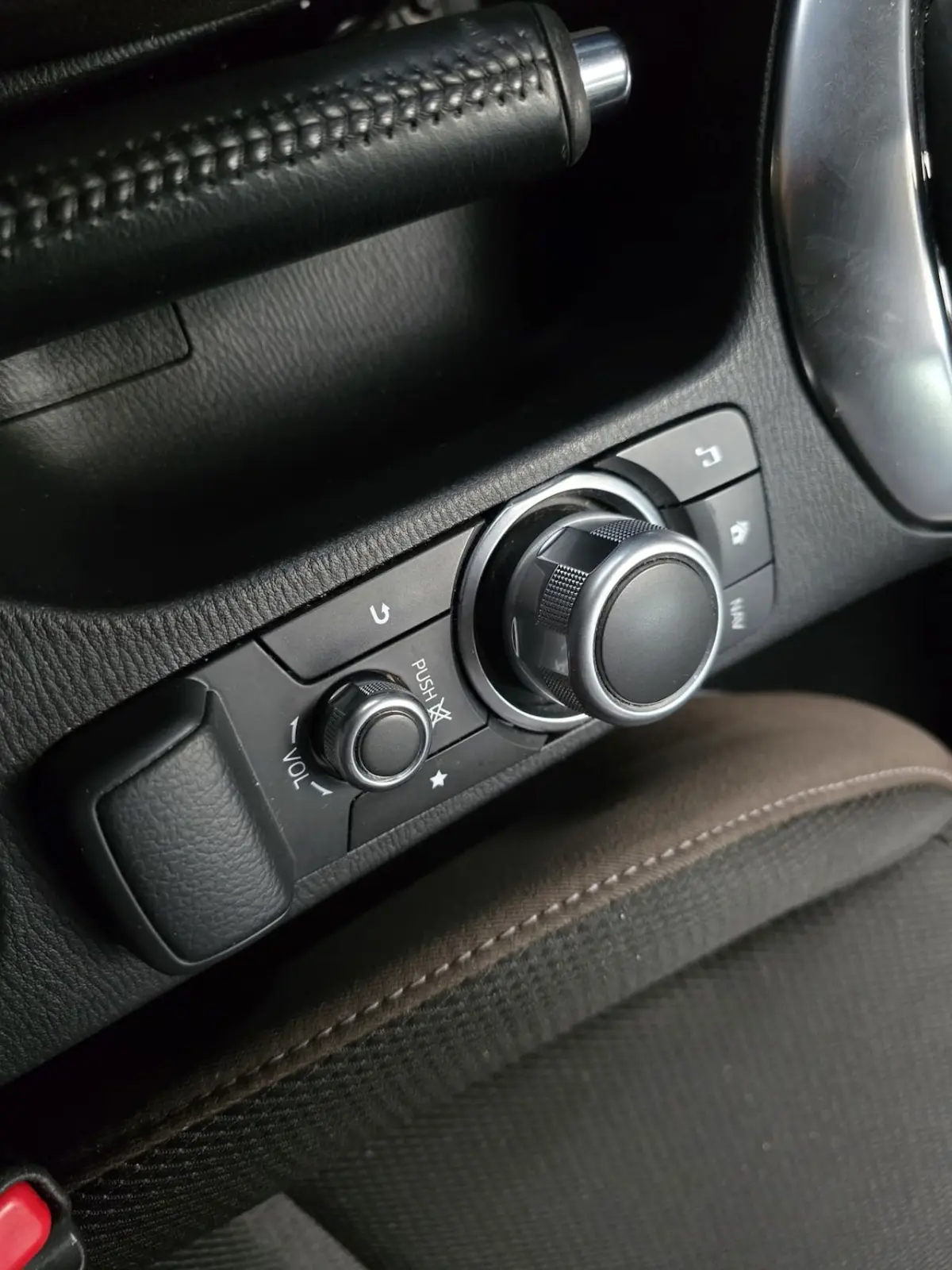 2 1.5 Skyactiv-G LED KEYLESS NAVI NAP NL AUTO