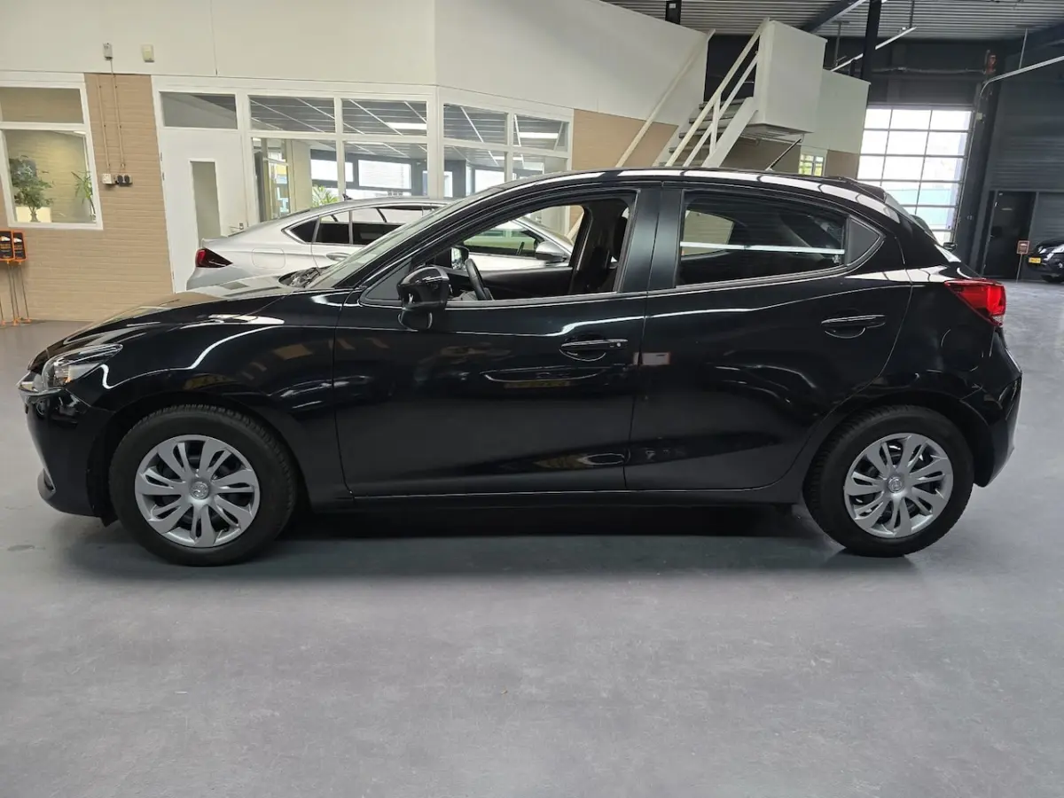 2 1.5 Skyactiv-G LED KEYLESS NAVI NAP NL AUTO