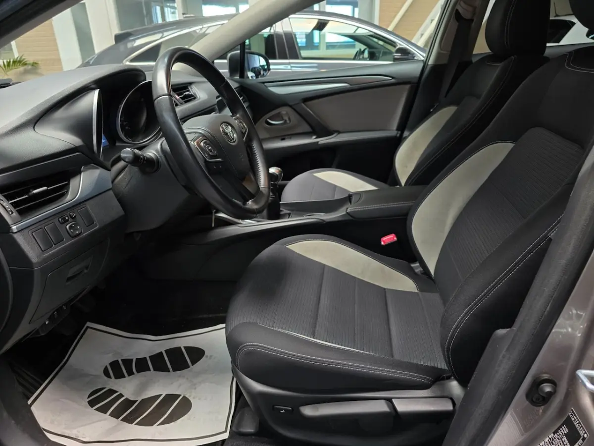 1.8 VVT-i Pro LED CAMERA NAVI NAP NL AUTO