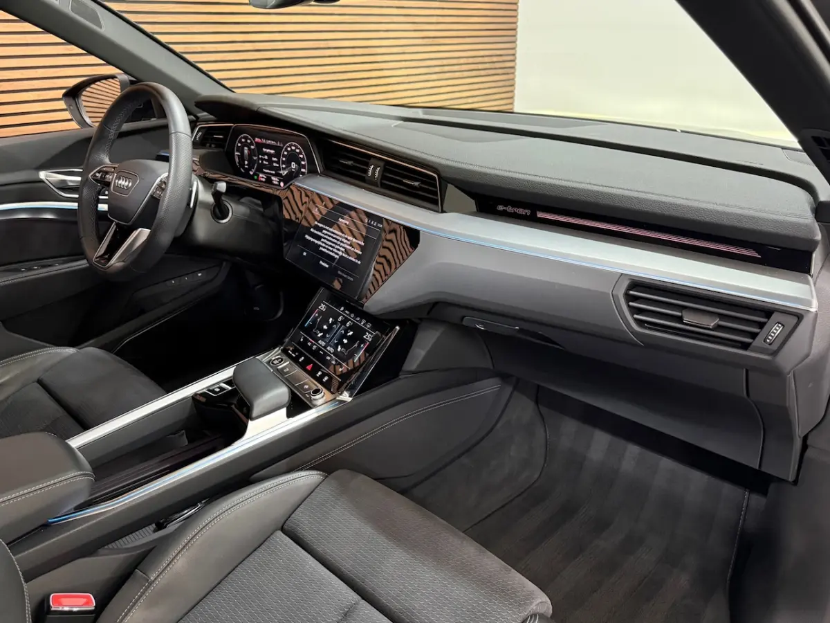 55 quattro S Black Ed. | 95 kWh | 407pk| Matrix LED | B&O | Pano | 360Â° camera | Memory|Tr
