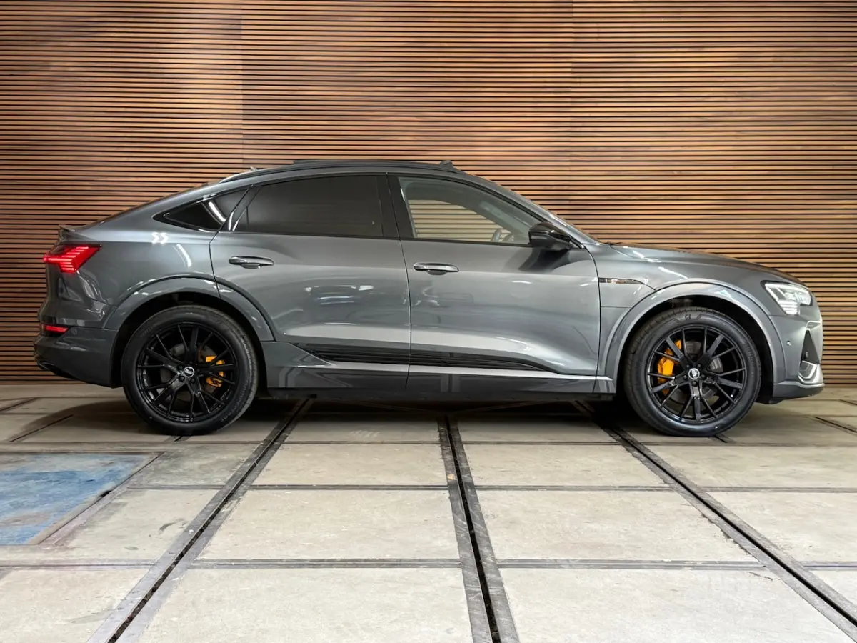 55 quattro S Black Ed. | 95 kWh | 407pk| Matrix LED | B&O | Pano | 360Â° camera | Memory|Tr