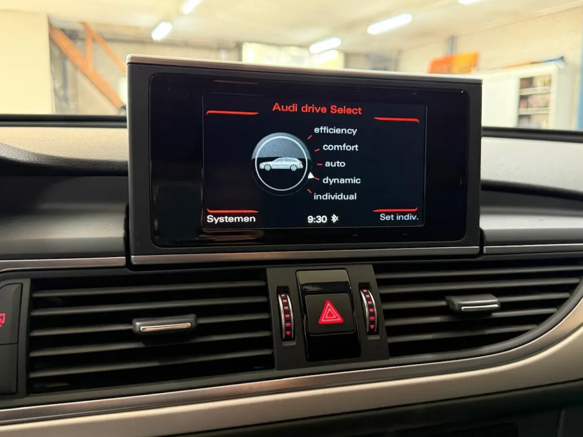 1.8 TFSI ultra S-line Edition | 19 Inch | Panoramadak | Camera | Navi | Sportstoelen