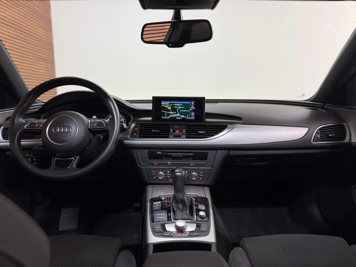 1.8 TFSI ultra S-line Edition | 19 Inch | Panoramadak | Camera | Navi | Sportstoelen