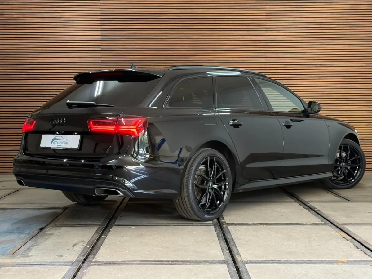1.8 TFSI ultra S-line Edition | 19 Inch | Panoramadak | Camera | Navi | Sportstoelen