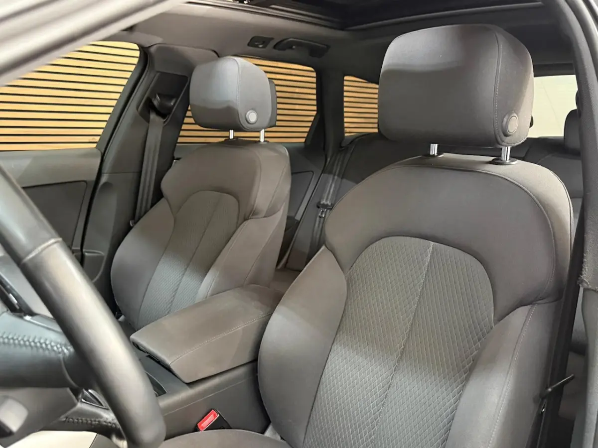 1.8 TFSI ultra S-line Edition | 19 Inch | Panoramadak | Camera | Navi | Sportstoelen