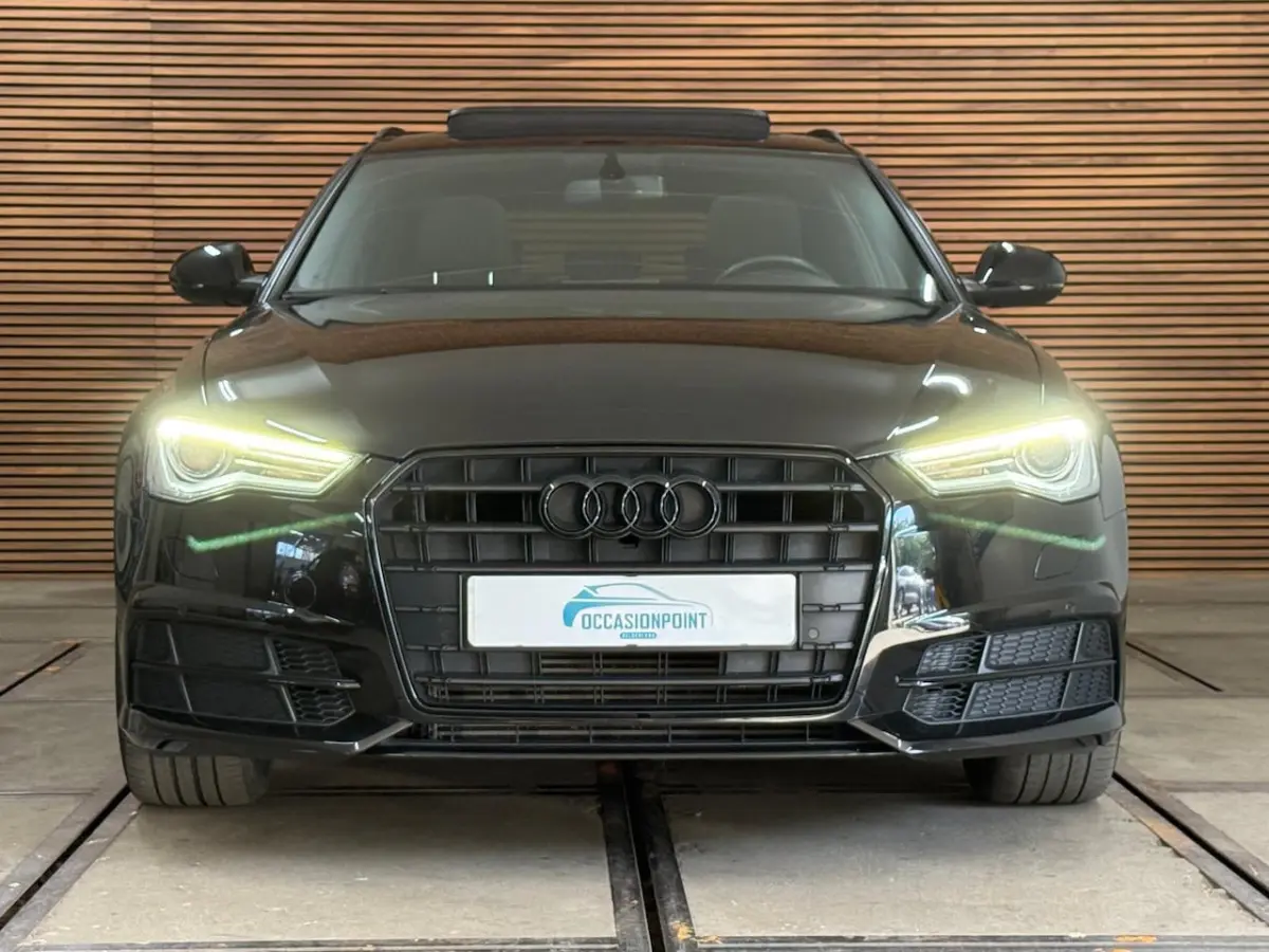 1.8 TFSI ultra S-line Edition | 19 Inch | Panoramadak | Camera | Navi | Sportstoelen