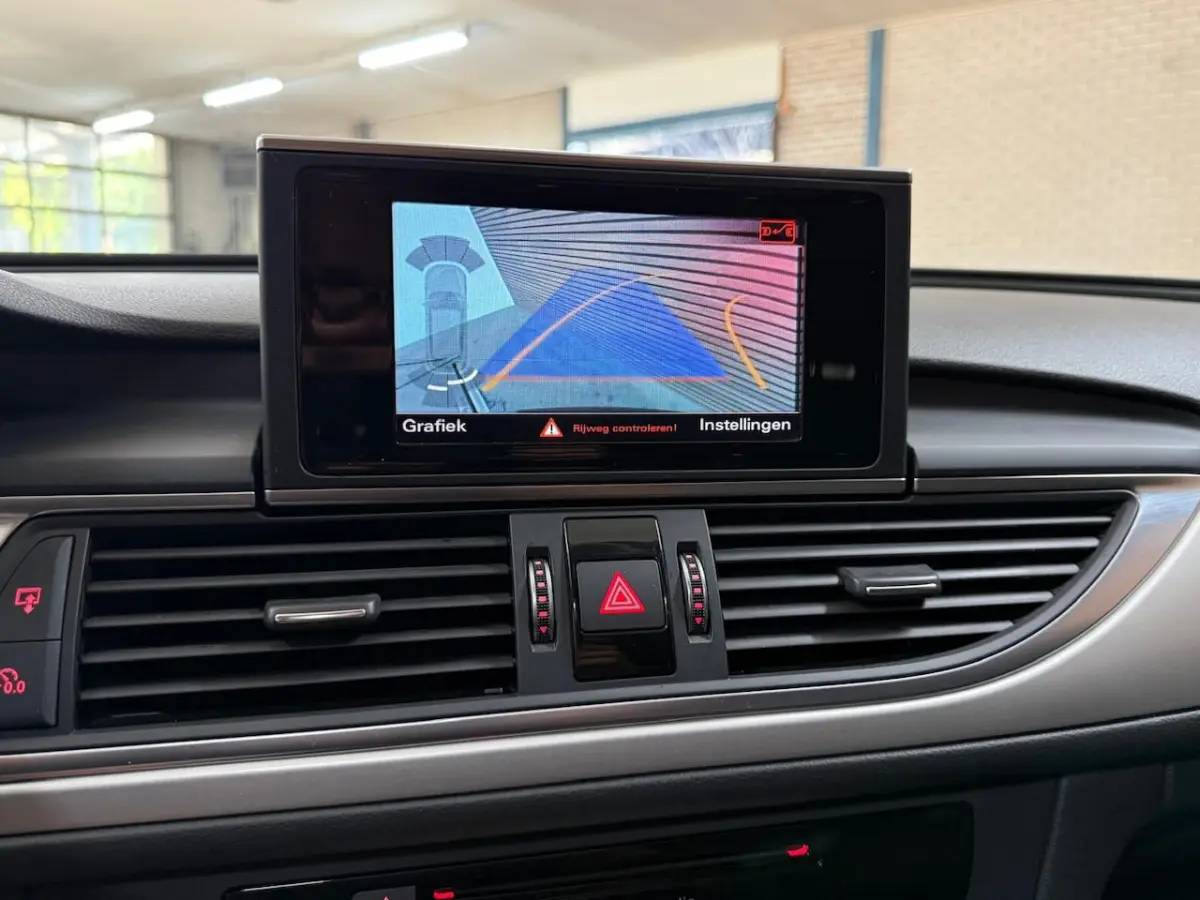 1.8 TFSI ultra S-line Edition | 19 Inch | Panoramadak | Camera | Navi | Sportstoelen