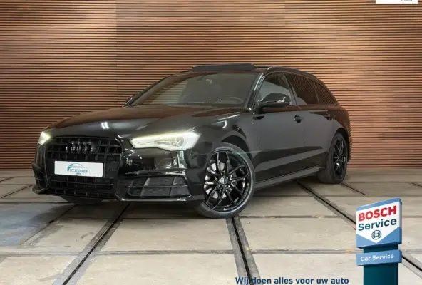 1.8 TFSI ultra S-line Edition | 19 Inch | Panoramadak | Camera | Navi | Sportstoelen
