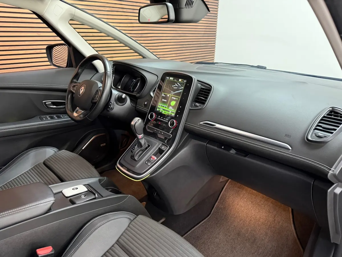 1.3 TCe Bose | 7-Persoons | Leder/Alcantara | Panorama voorruit | Massage stoel | BOSE Sou