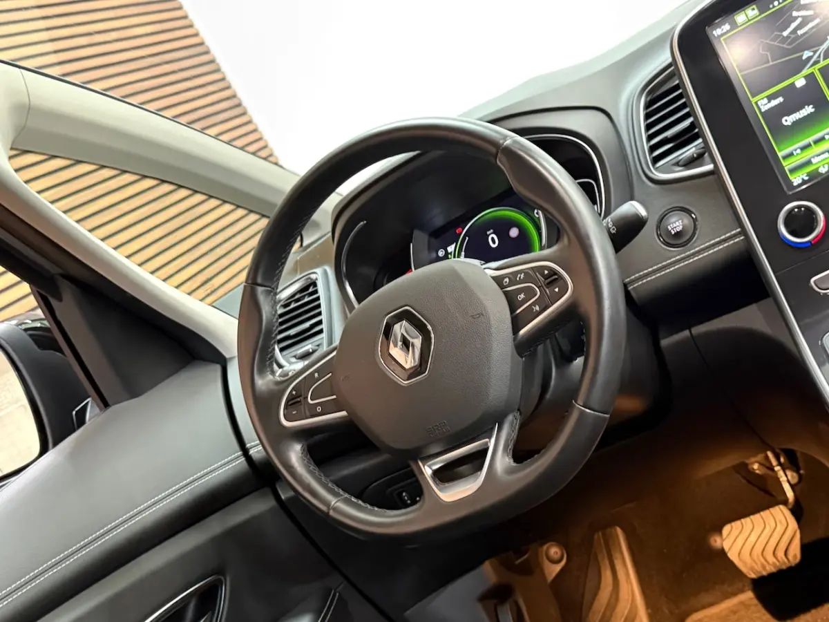 1.3 TCe Bose | 7-Persoons | Leder/Alcantara | Panorama voorruit | Massage stoel | BOSE Sou