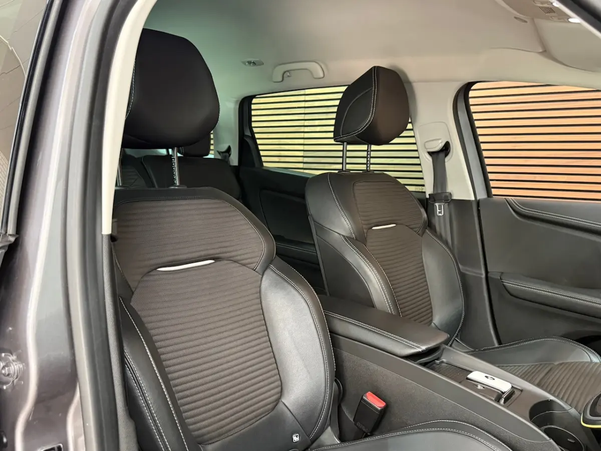 1.3 TCe Bose | 7-Persoons | Leder/Alcantara | Panorama voorruit | Massage stoel | BOSE Sou