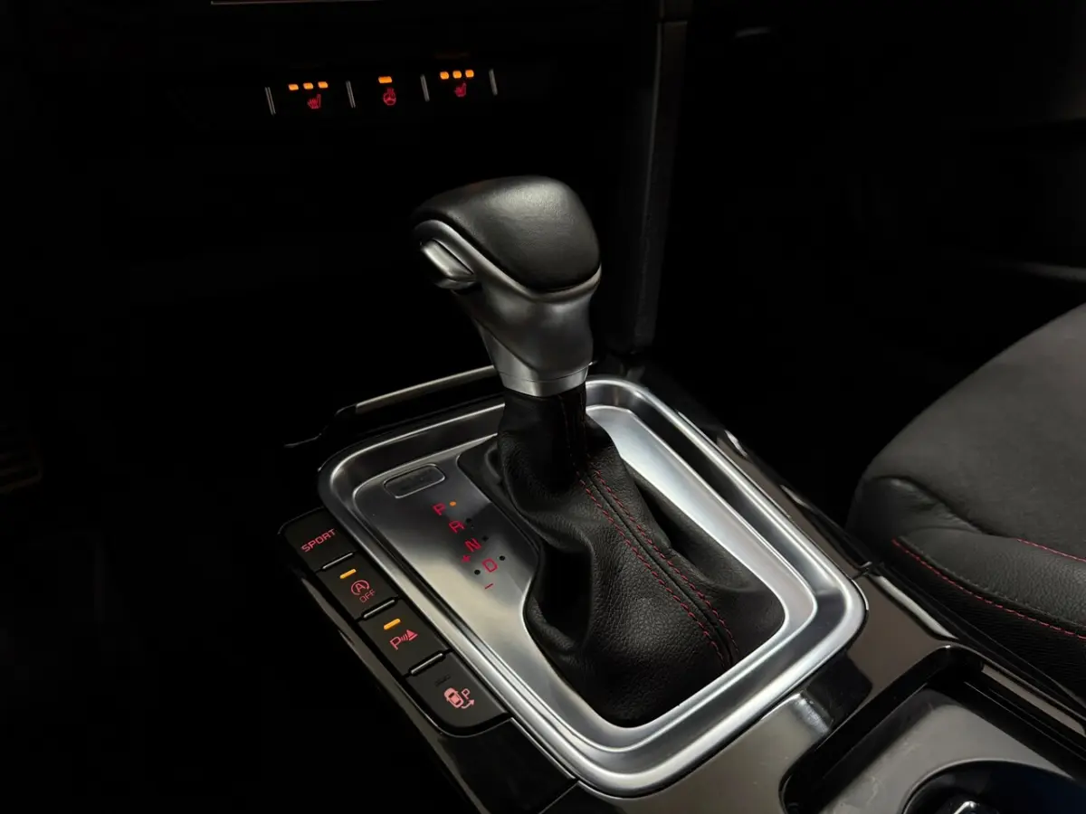 Ceed 1.6 T-GDi GT | 204 PK | Alcantara | JBL | Camera | Stoelverwarming | Stuur verwarming