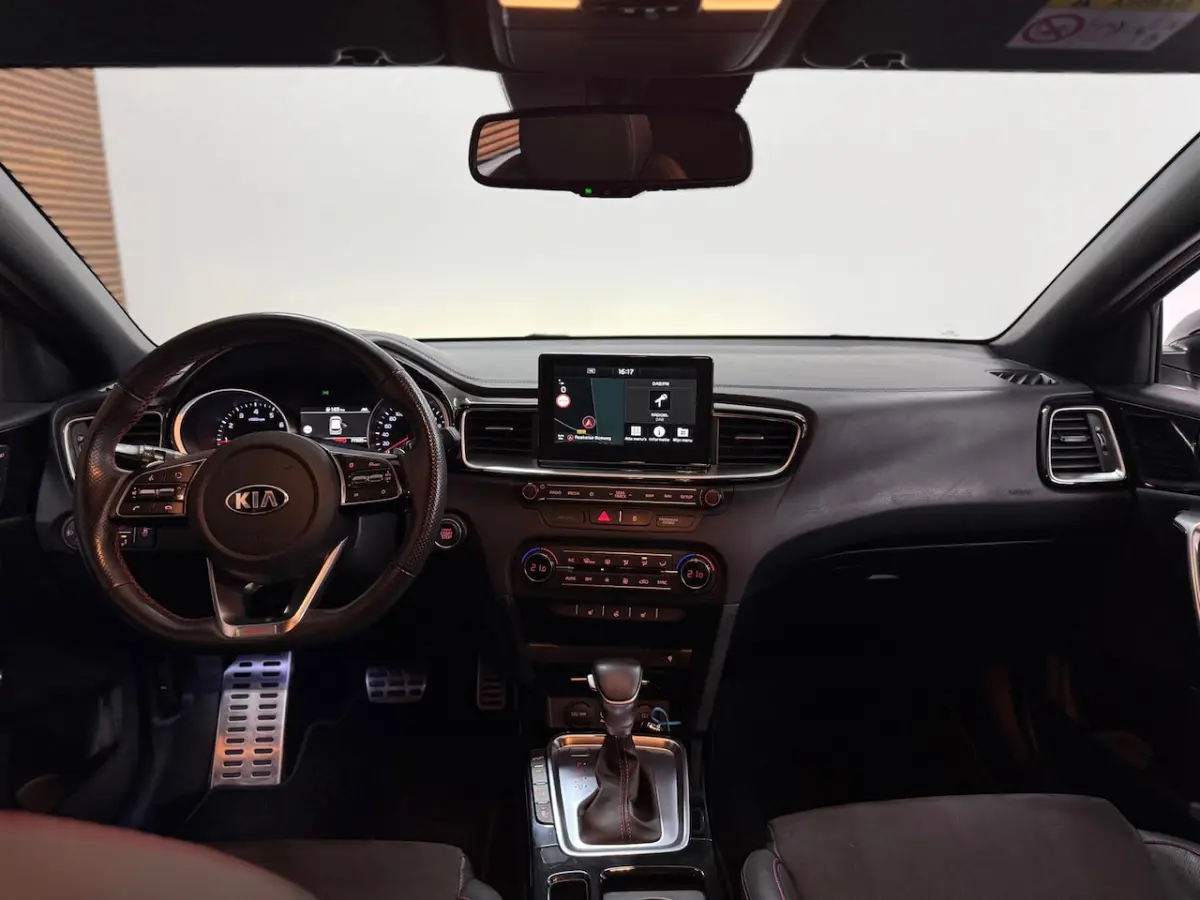 Ceed 1.6 T-GDi GT | 204 PK | Alcantara | JBL | Camera | Stoelverwarming | Stuur verwarming