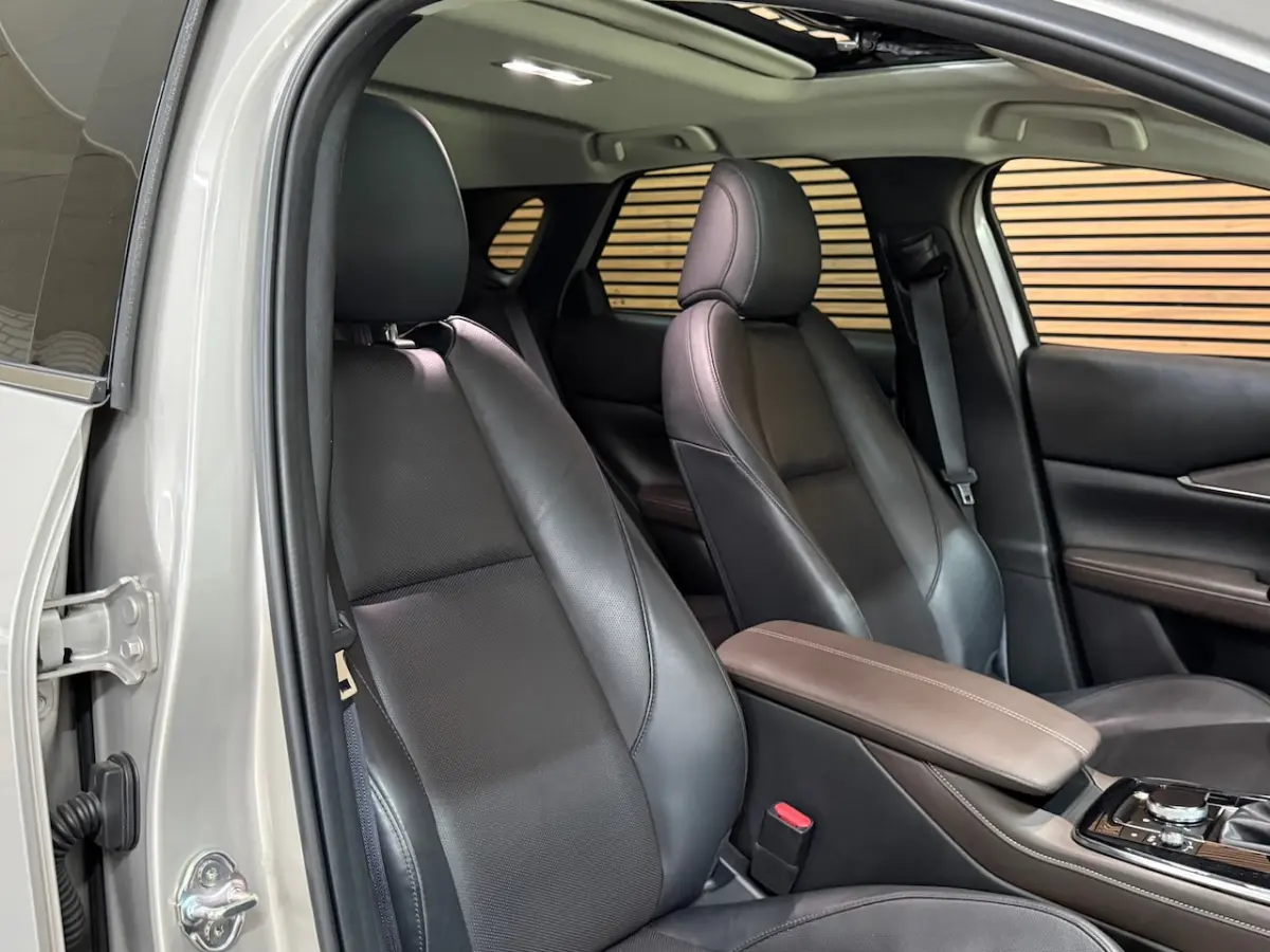 2.0 e-SkyActiv-X M Hybrid Luxury | Pano | Leder | HUD | ACC | Dodehoekdetectie | 180 PK |